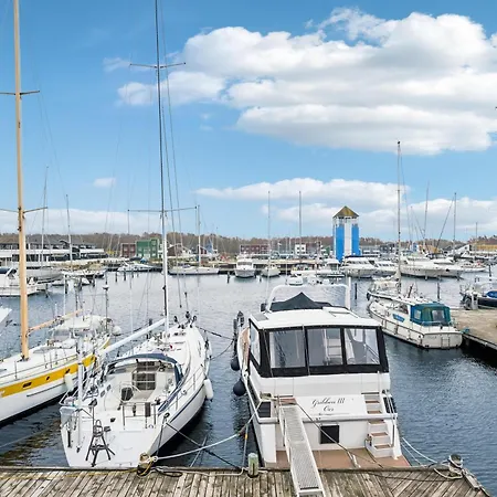 Flot 1 Sals Med Tarnvaerelse I Oer Maritime Ferieby Ebeltoft