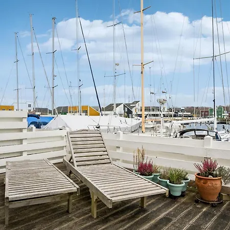 Feriehus Flot 1 Sals Med Tarnvaerelse I Oer Maritime Ferieby